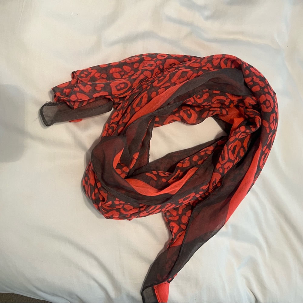 Fuchsia and Grey Leopard Print Scarf